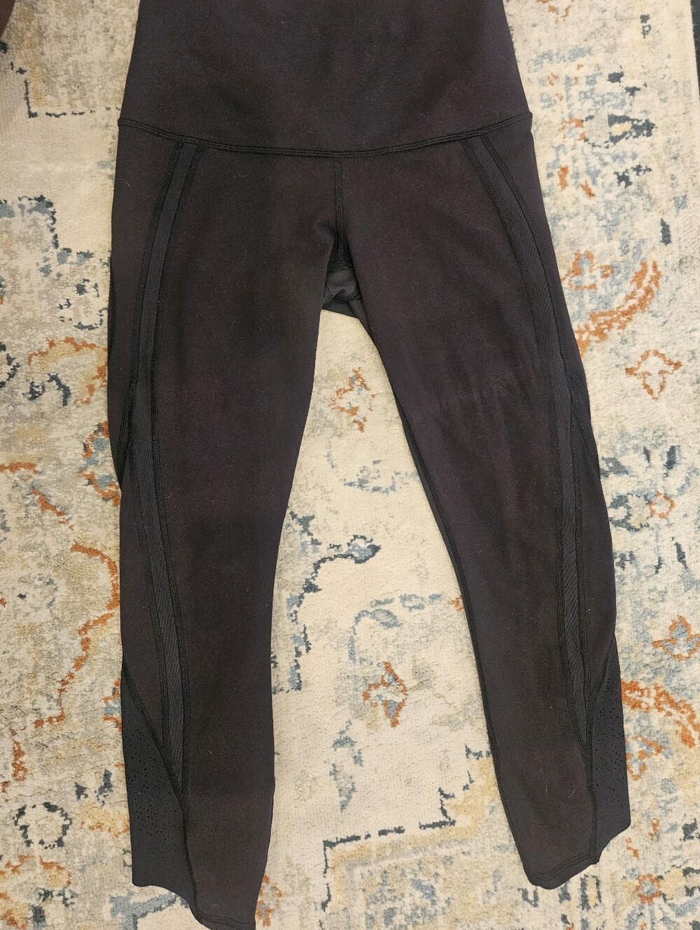 Lululemon Anew Tight Luxtreme Perforated Laser Cut -‎ Size 6 Black